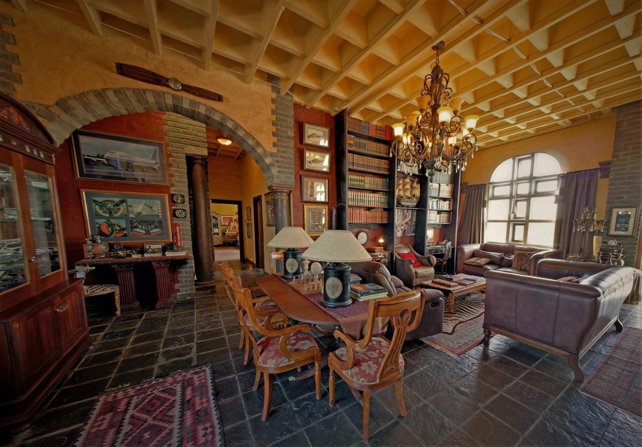 Bygracealone Manor Hotel Outeniekwa Ngoại thất bức ảnh