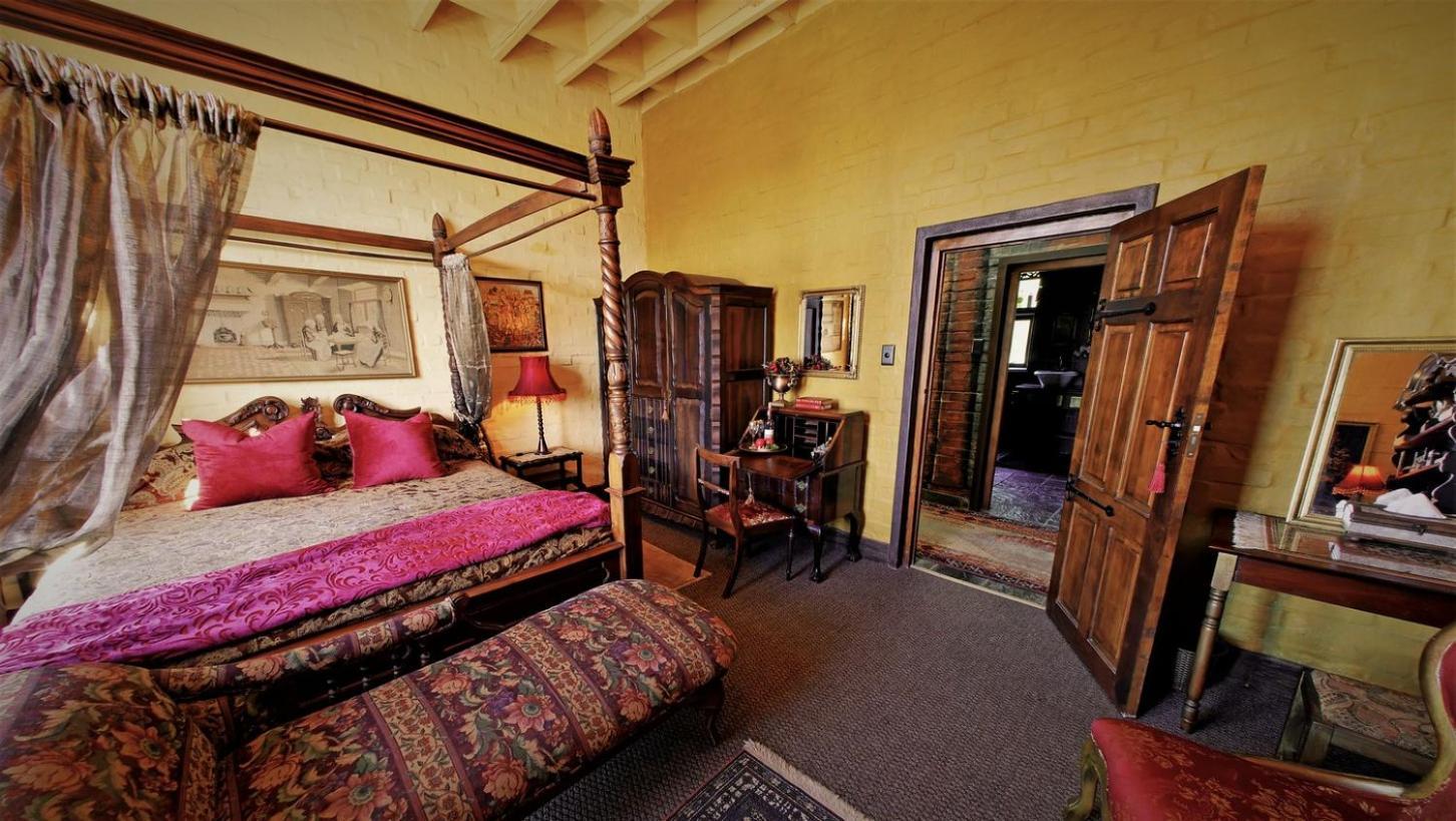 Bygracealone Manor Hotel Outeniekwa Ngoại thất bức ảnh