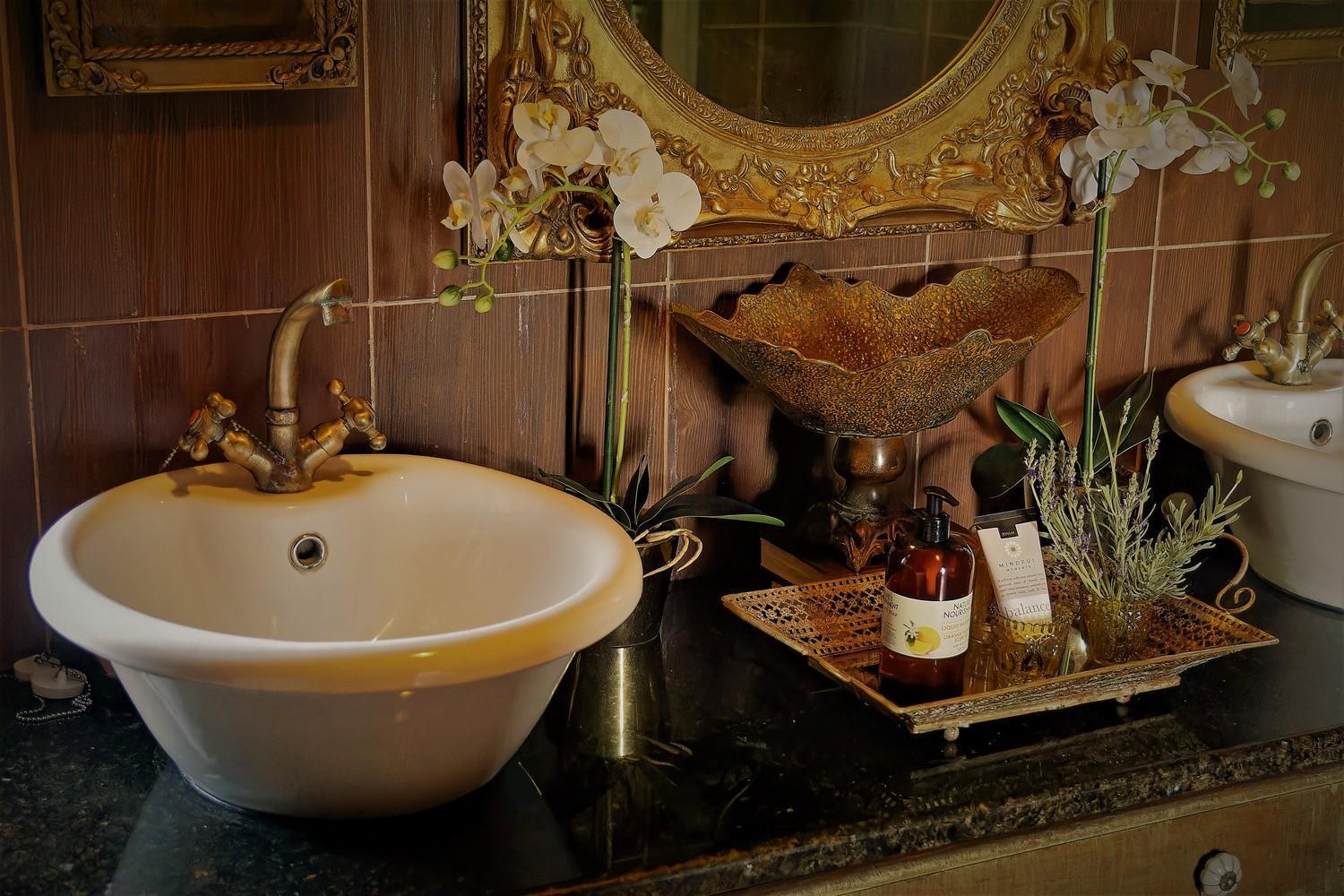 Bygracealone Manor Hotel Outeniekwa Ngoại thất bức ảnh